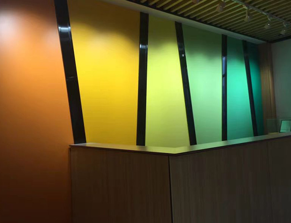 コンパクトなラミネートカウンタートップ